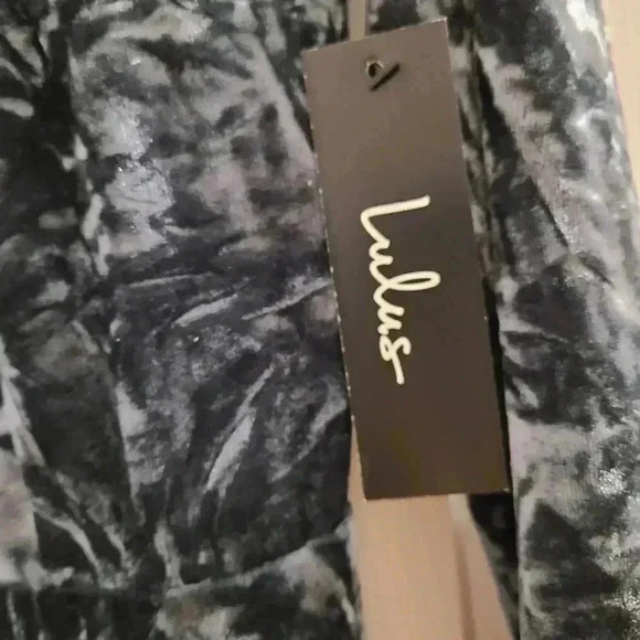 Lulu's Grey velvet dress - Picture 3 of 8